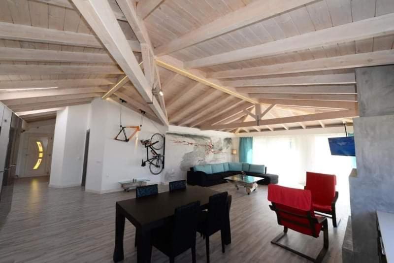 Wood Metal Glass Appartamento