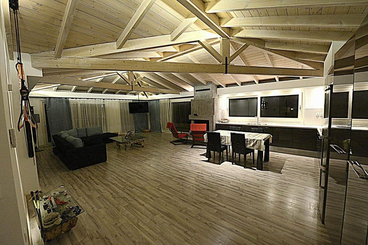 Appartamento Wood Metal Glass Kontokali
